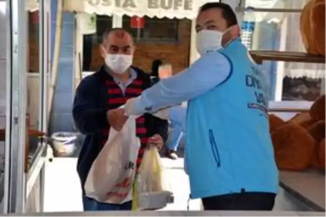 Giresun'da din görevlileri sokak hayvanları can dostu oluyor