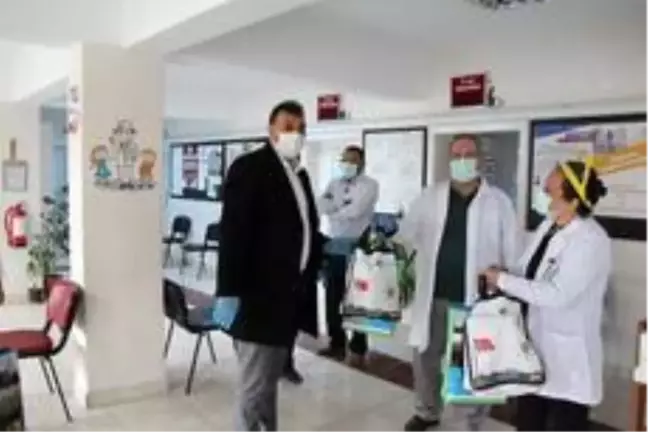 Başkan Şahiner'den sağlık çalışanlarına jest