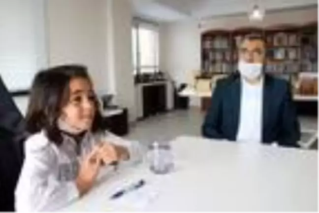 Başkan, makam koltuğunu 6 yaşındaki Zeynep'in evine taşıdı