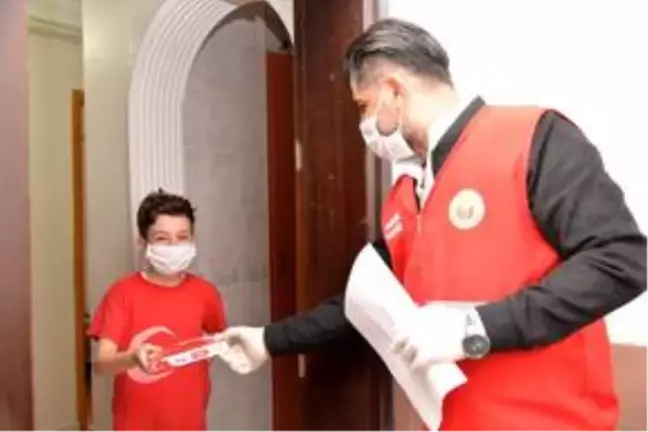 Umut'un Türk bayrağı isteğini Vefa Sosyal Destek Grubu karşıladı