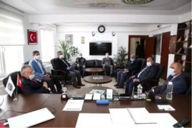 Büyükşehir Belediye Başkanı Büyükkılıç'tan ilçe ziyaretleri
