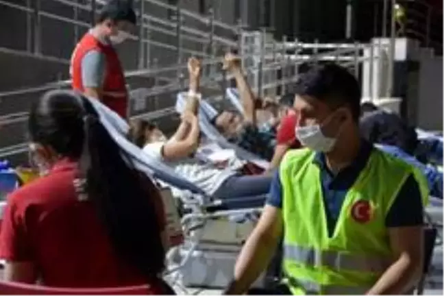 Vefa Sosyal Destek Grubu görevlileri kan bağışı yaptı
