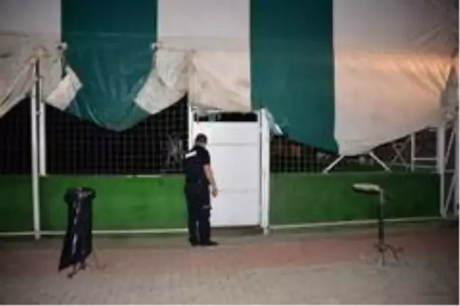 Hendek Belediyesi Zabıta ekiplerinden market ve halı sahalara denetim