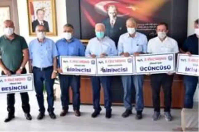 Dereceye giren kiraz üreticileri ödüllerini aldı