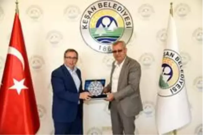 Rektör Tabakoğlu ve beraberindeki heyetten, Keşan Belediye Başkanı Helvacıoğlu'na iade-i ziyaret