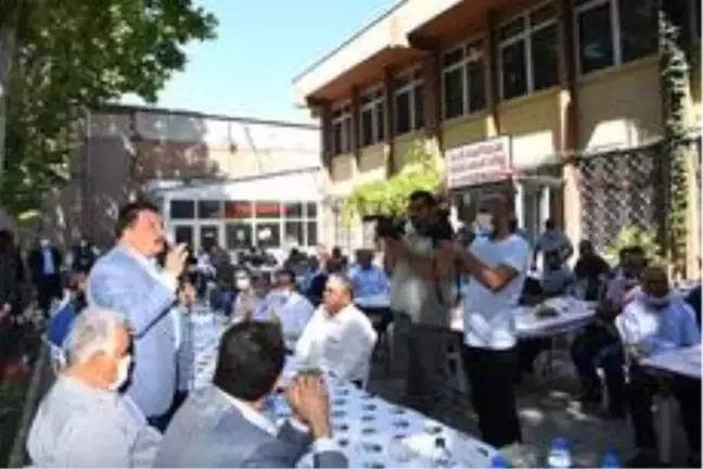 Özsan Sanayi Sitesi esnaflarıyla bir araya gelindi