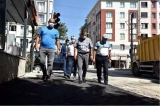 Başkan Ataç yol ve kaldırım çalışmalarını inceledi