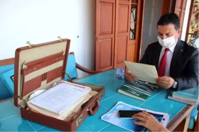 Balıkçı'nın orijinal el yazmalarını Başkan Aras teslim aldı