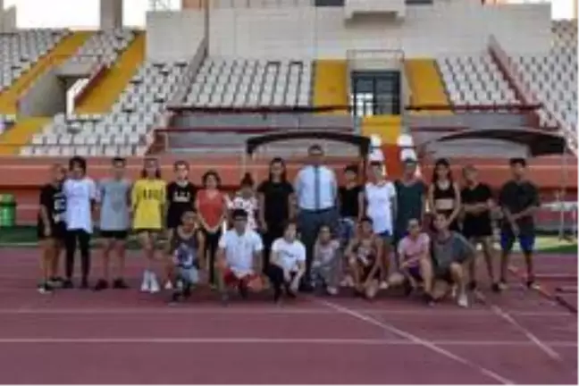 Eski milli atlet Nevin Yanıt Baltacı, tecrübelerini küçüklere aktardı