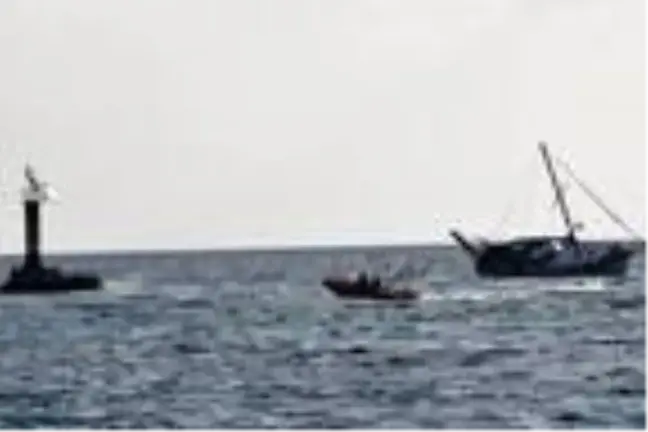 Tekirdağ'da yat kayalıklara çarptı; 2 kişi kurtarıldı