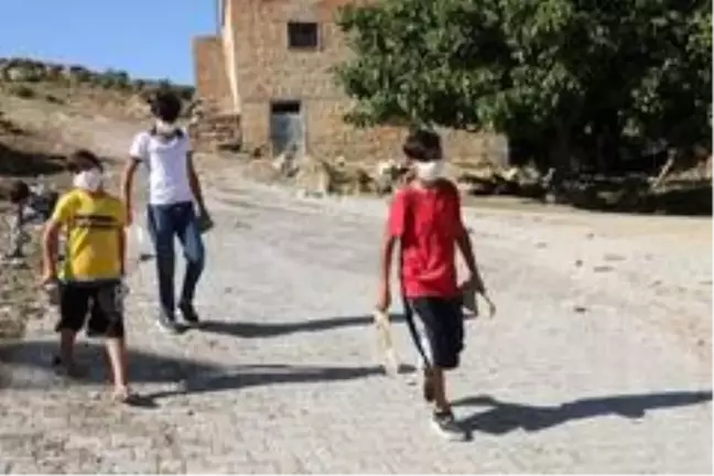 Koçcağızlı çocuklardan 'Ayağınıza taş değmesin' kampanyası