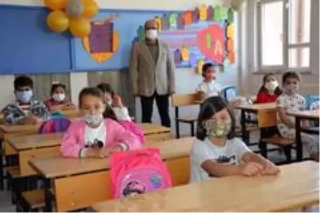 Korkuteli'nde ilk ders başladı