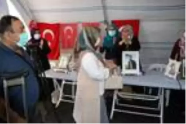 HDP önündeki eylemde 17'nci kavuşma; 5 yıllık hasret sona erdi (2)