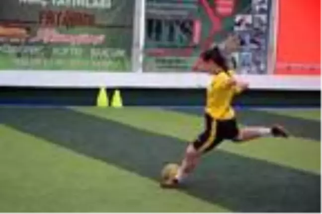 Bolu'da geleceğin kadın futbolcuları yetişiyor
