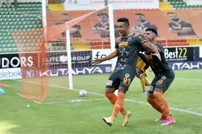 6 maçta 6 gol atan Alanyasporlu Davidson, Süper Lig gol krallığında zirveye oturdu