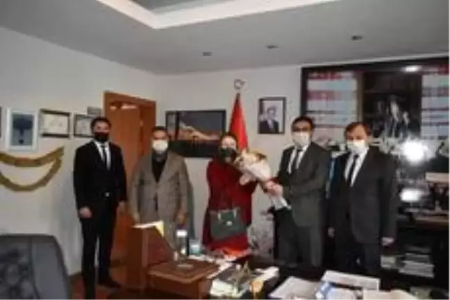 Başkan İnal, Karacasu'daki öğretmenlerin günlerini kutladı