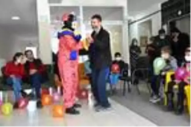 Destek eğitimi alan engelli öğrencilere sürpriz eğlence