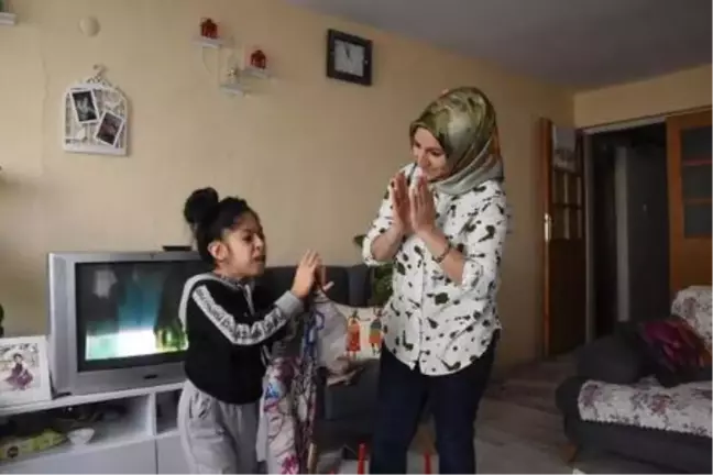 SP hastası Berra, anne ve abla sevgisiyle engelleri aştı