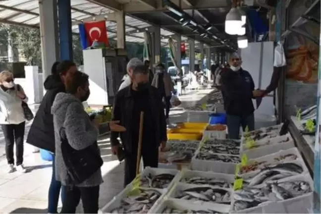 Marmarisliler yılbaşı için deniz ürünlerini tercih etti