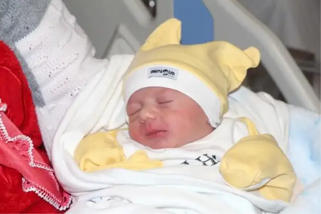 Adana'da yılın ilk bebeği Eymen oldu