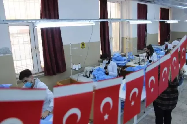 Son dakika! Diyarbakırlı liselilerden İtalya'ya sağlıkçılar için 1,5 milyon koruyucu kıyafet