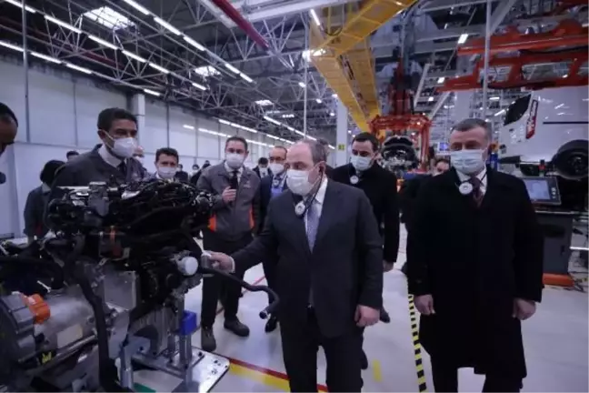 Sanayi ve Teknoloji Bakanı Varank, Ford Otosan'ın Kocaeli'deki fabrikalarını ziyaret etti Açıklaması