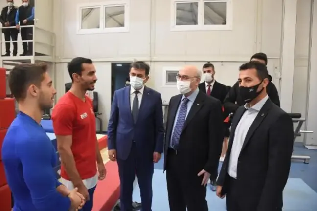 İzmir Valisi Köşger'den şampiyon cimnastikçilere ziyaret