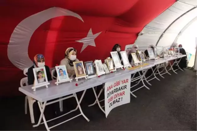 Evlat nöbetindeki babadan zafer işareti yapan HDP'li vekile: Zafer onun değil bu çadırındır