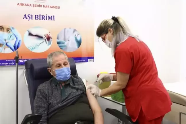Ankara'da 75 yaş üstünde aşılama başladı