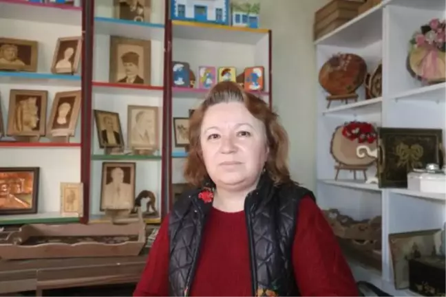 koca 12 yıldır yakma tekniğiyle ahşaba şekil veriyor