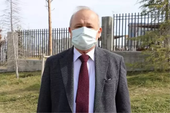 Bilim Kurulu Üyesi Akın'dan Kovid-19 aşısı öncesi ağrı kesici uyarısı