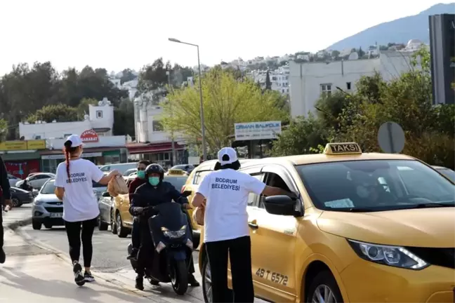 İftara yetişemeyenlere kumanya dağıtıldı