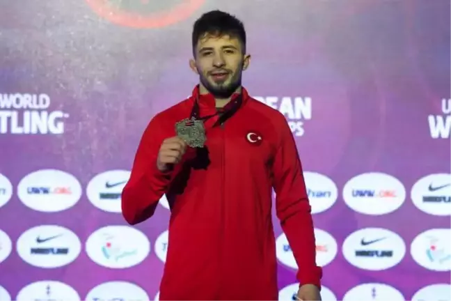 Avrupa Güreş Şampiyonası'nın ikinci gününde iki madalya