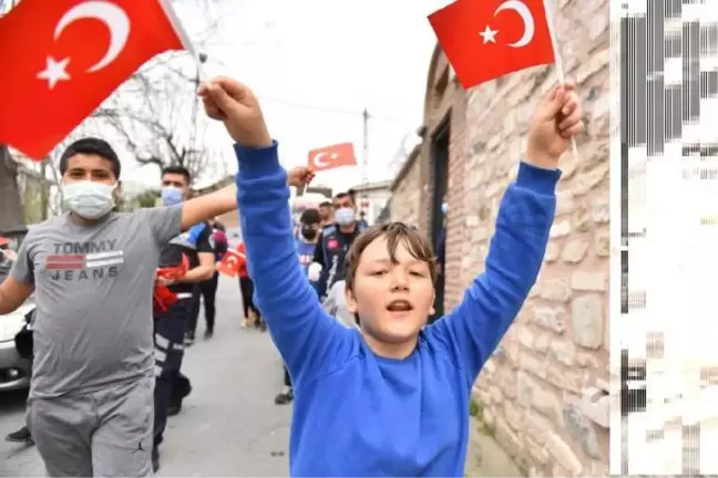 Beyoğlu sokaklarında 23 Nisan kutlamaları