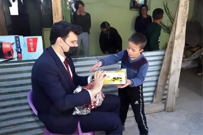 Son dakika haber... Çukurca'da özel eğitimli çocuklara anlamlı ziyaret
