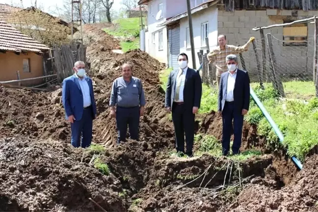 Bozcaarmut köyünün içme suyu şebekesi yenileniyor