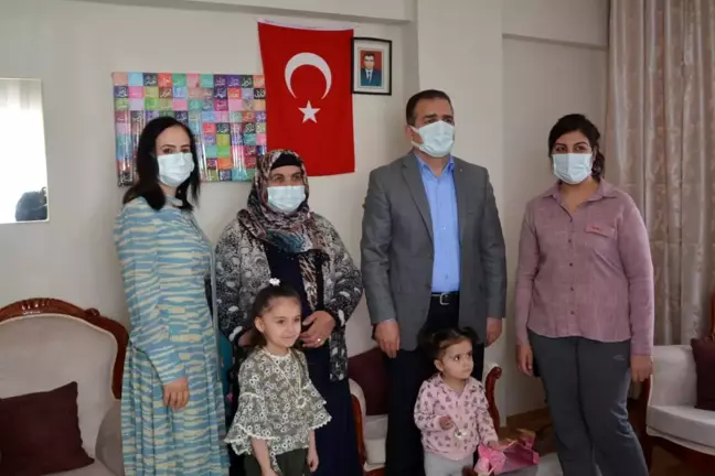 Son dakika haberleri... Hakkari Valisi İdris Akbıyık'tan şehit ailesine