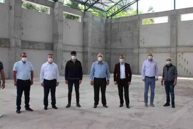 Söğütlü'de 1000 kişilik kapalı spor salonunun tamamlanması için çalışmalar hızlandırıldı