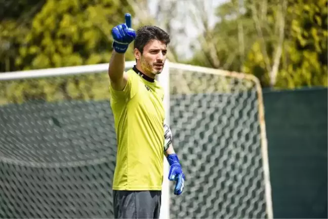 Cenk Gönen Denizlispor'dan ayrıldı