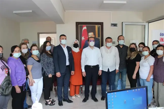 AK Parti İzmir Milletvekili Kırkpınar, Ödemiş'te çiftçilerle buluştu
