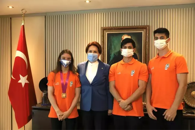 İYİ Parti Genel Başkanı Akşener, dünya şampiyonu milli sporcu Ayşe Begüm Onbaşı'yı kabul etti
