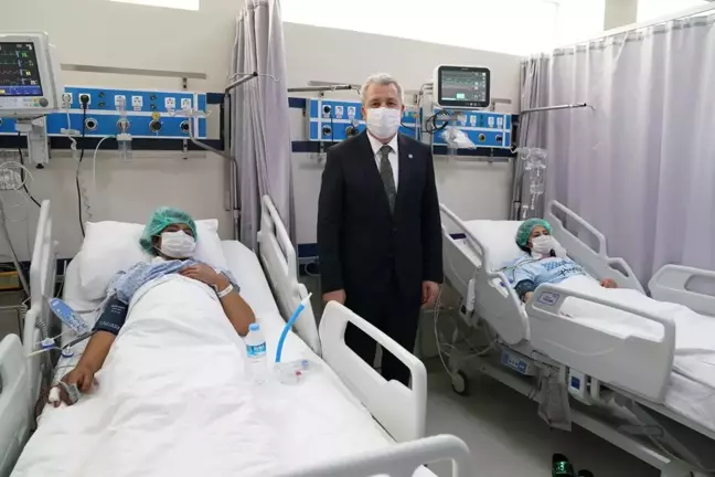 Genç kız Ege'de hayata 3'üncü kez bağlandı