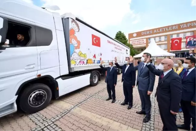 Türkiye'den Filistinli çocuklara oyun sandığı