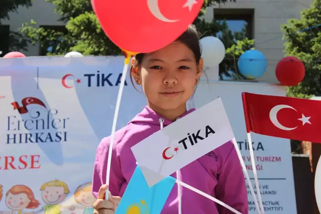 TİKA, Kazakistan'daki yetimlerin yüzünü güldürdü