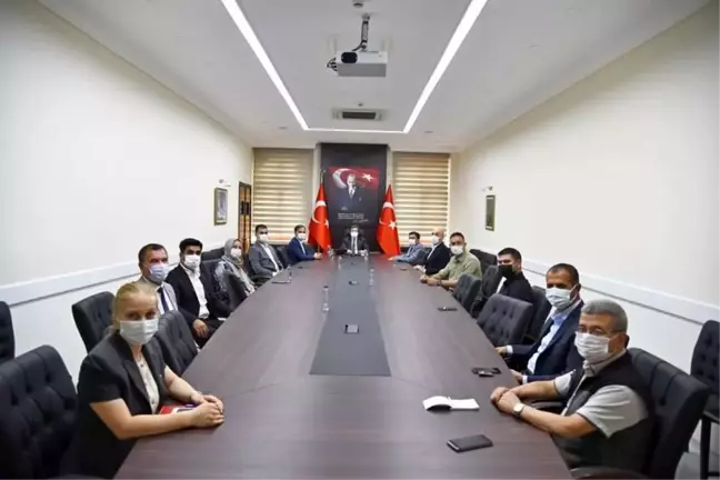 Kızılay Genel Müdürü Dr. İbrahim Altan ile Beraberindeki Heyet, Vali Orhan Tavlı' Yı Ziyaret Etti