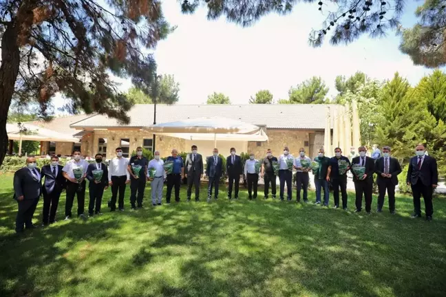 Fadıloğlu, il ve ilçe kurum müdürlerinin babalar gününü kutladı