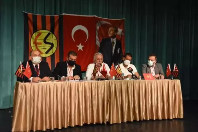 Eskişehirspor Divan Kurulu Başkanı Çelikoğlu'ndan transfer yasağının kaldırılması için imza çağrısı Açıklaması