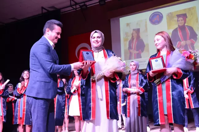 Son dakika haberleri... Kumluca Sağlık Bilimleri Fakültesi Hemşirelik Bölümü ilk mezunlarını verdi