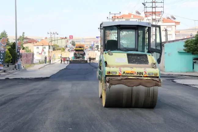 Yunak'ta sıcak asfalt çalışmaları