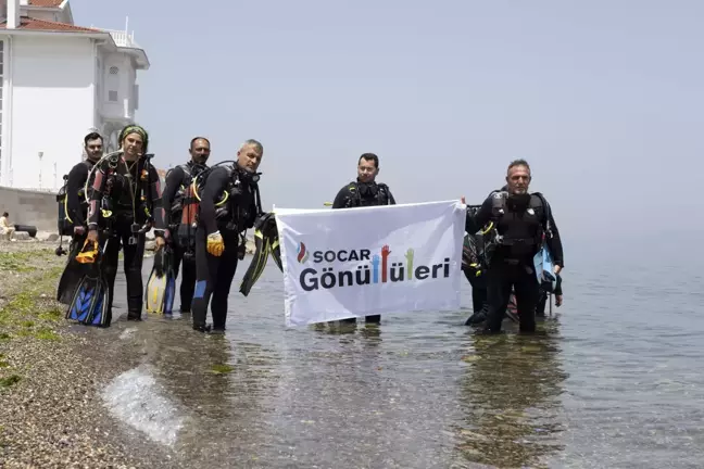 Bursagaz'ın gönüllü çevrecileri Mudanya'da tüplü dalışla su altı temizliği yaptı